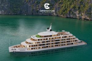 6 STAR CRUISE - CATHERINE
